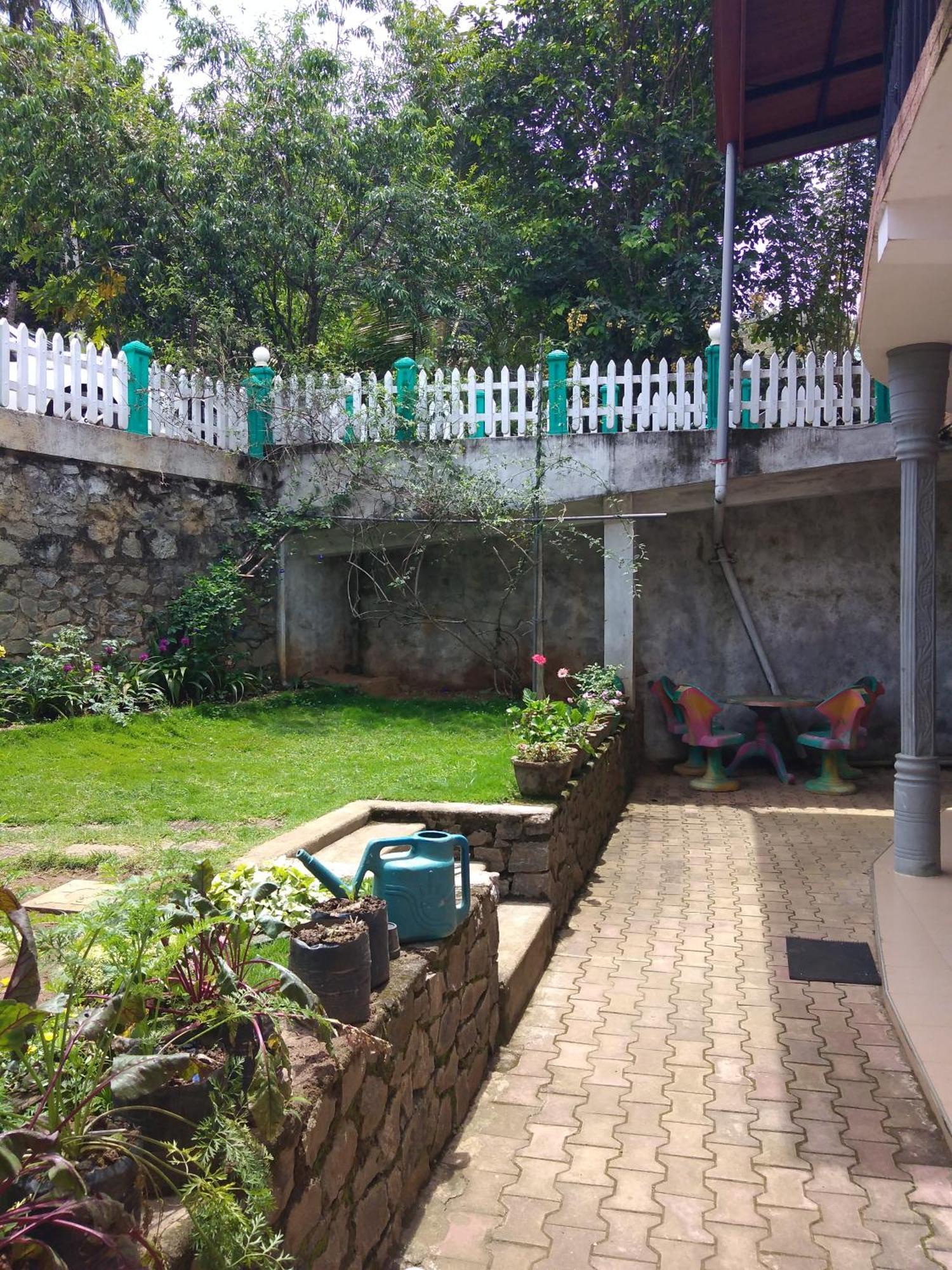 Jasmine Garden Inn Ella Exterior photo