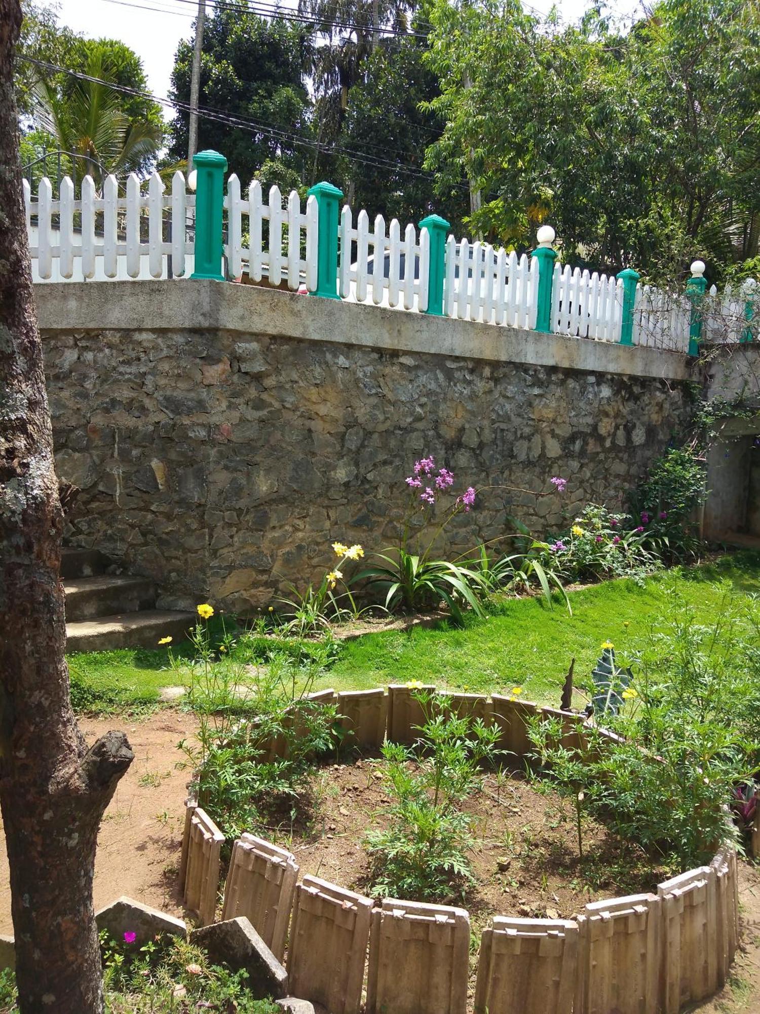 Jasmine Garden Inn Ella Exterior photo